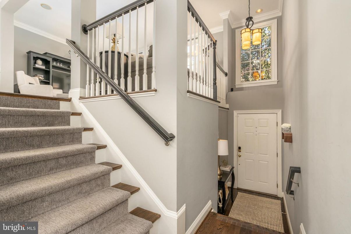 Interior, Pendant Lights, Recessed Lighting, Wood Texture Flooring