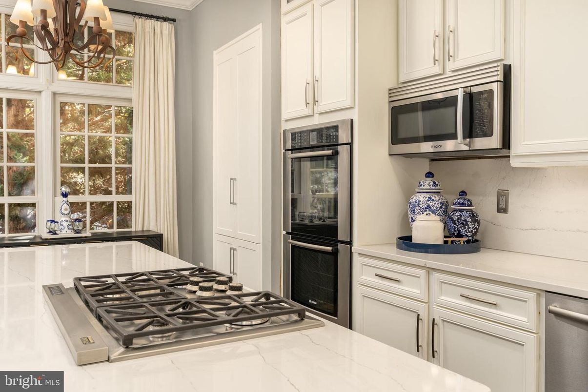 Chandelier, Interior, Kitchen