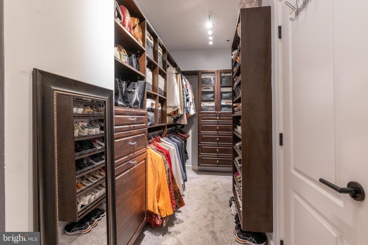 Interior, Recessed Lighting, Walk-in Closets