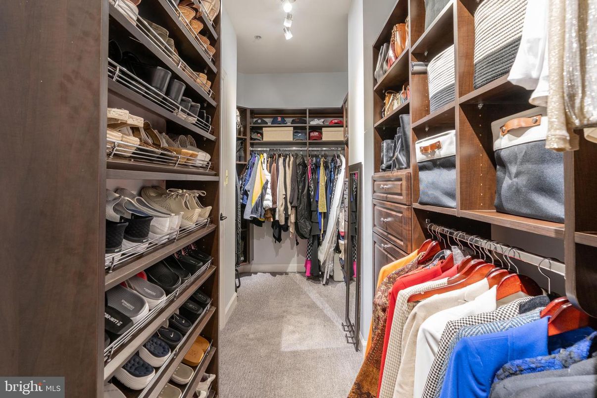 Interior, Walk-in Closets