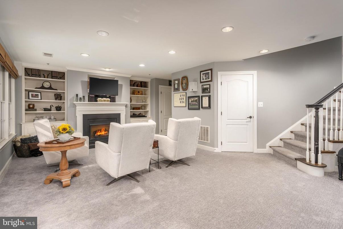 Fireplace, Interior, Living room, Recessed Lighting