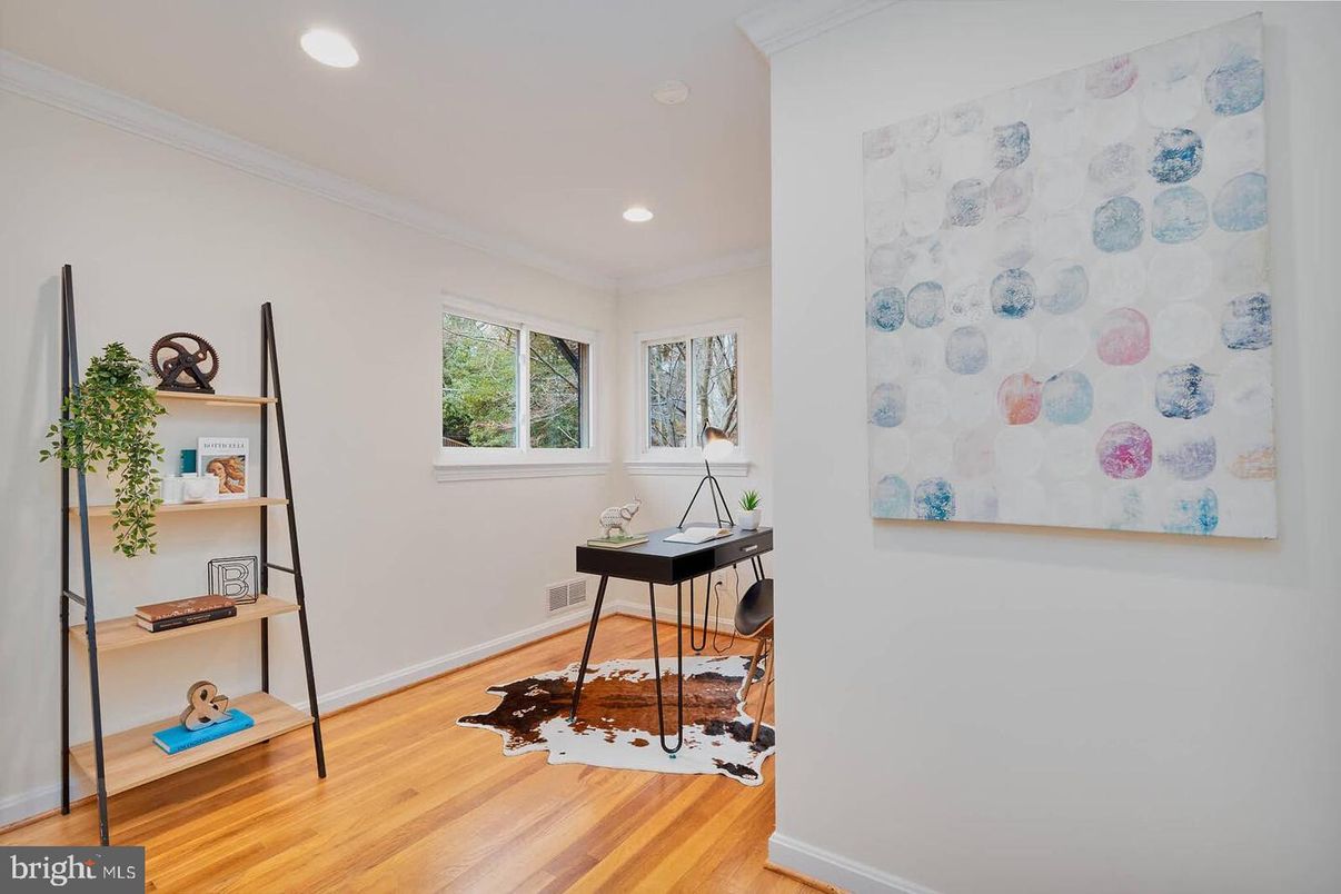 Home Office, Interior, Recessed Lighting, Wood Texture Flooring