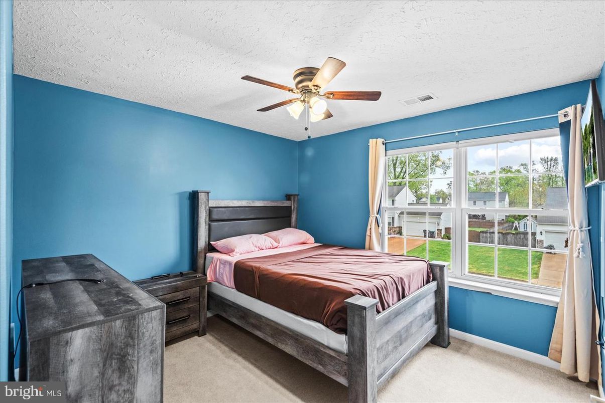 Bedroom, Interior, Water