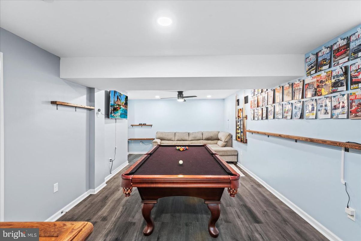 Billiard Table, Game Room, Interior, Recessed Lighting, Wood Texture Flooring