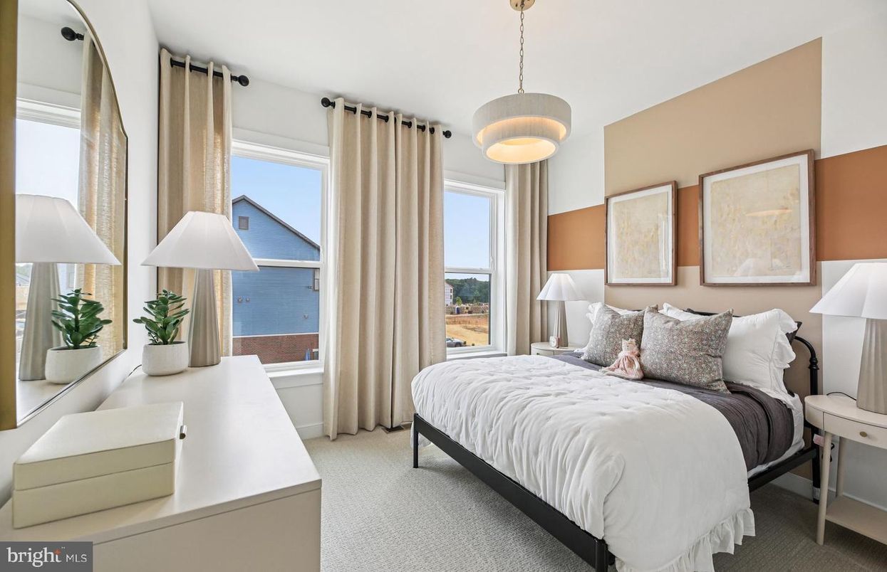 Bedroom, Interior, Pendant Lights, Water