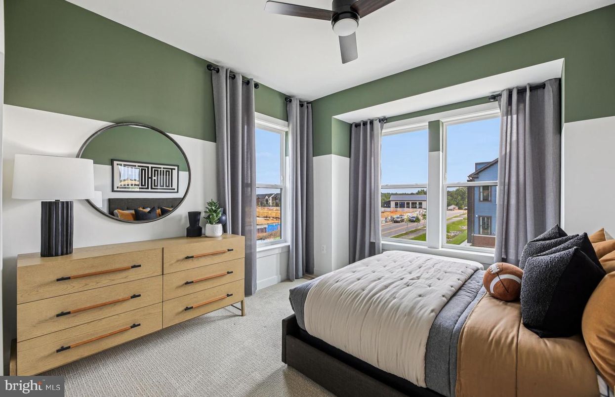 Bedroom, Interior, Water