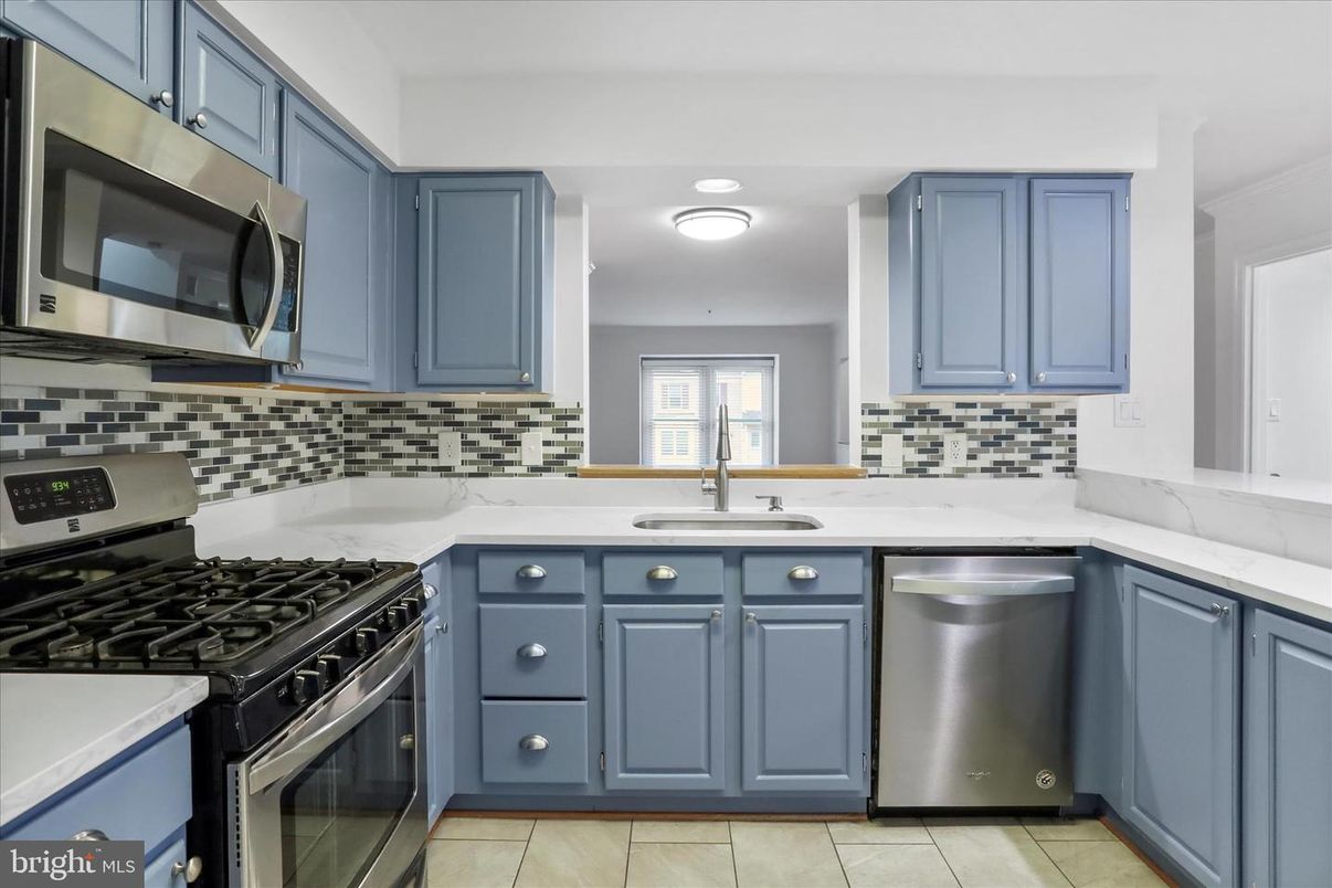 Interior, Kitchen, Stainless Steel Appliances