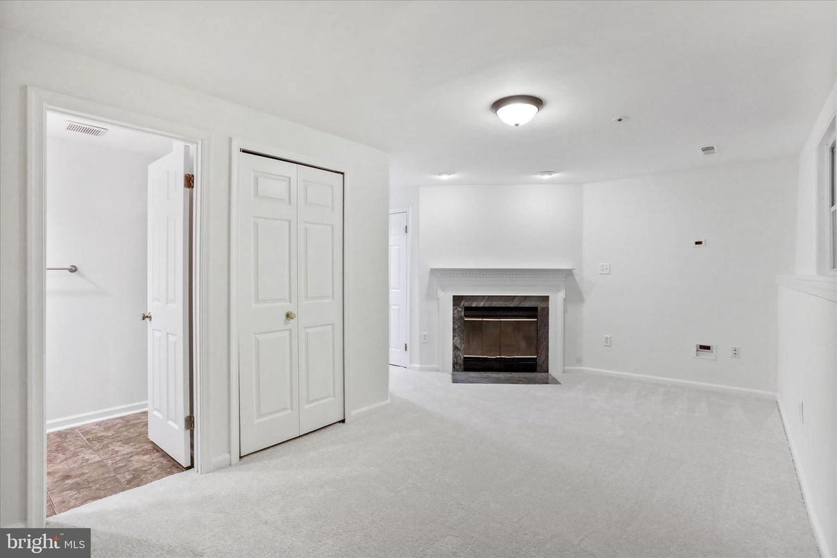 Empty room, Fireplace, Interior