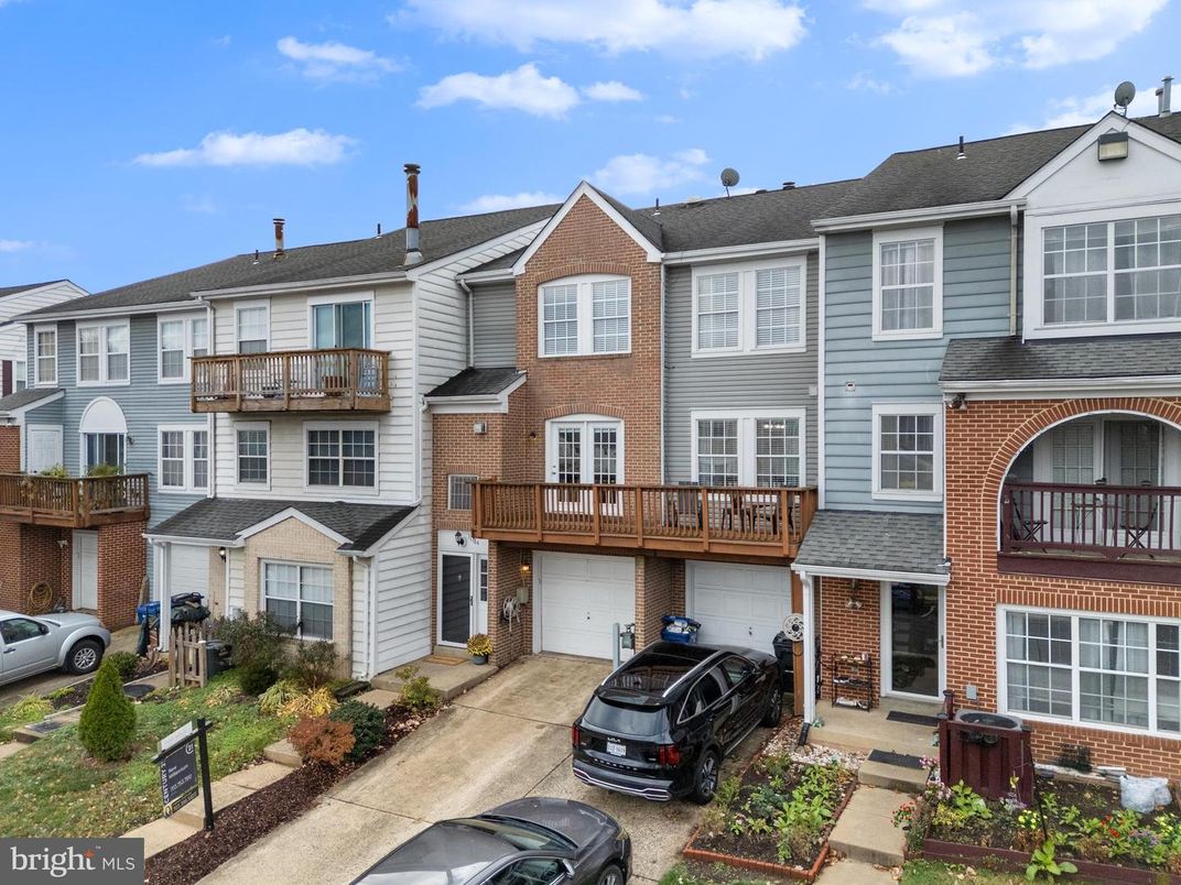 Attached, Exterior, Facade, Brick Facade, Rowhouse