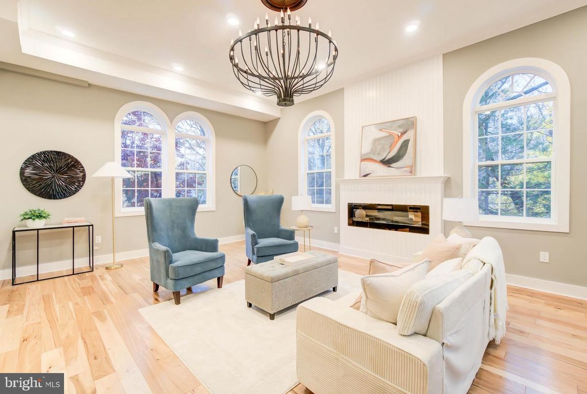 Fireplace, Interior, Living room, Pendant Lights, Recessed Lighting, Wood Texture Flooring