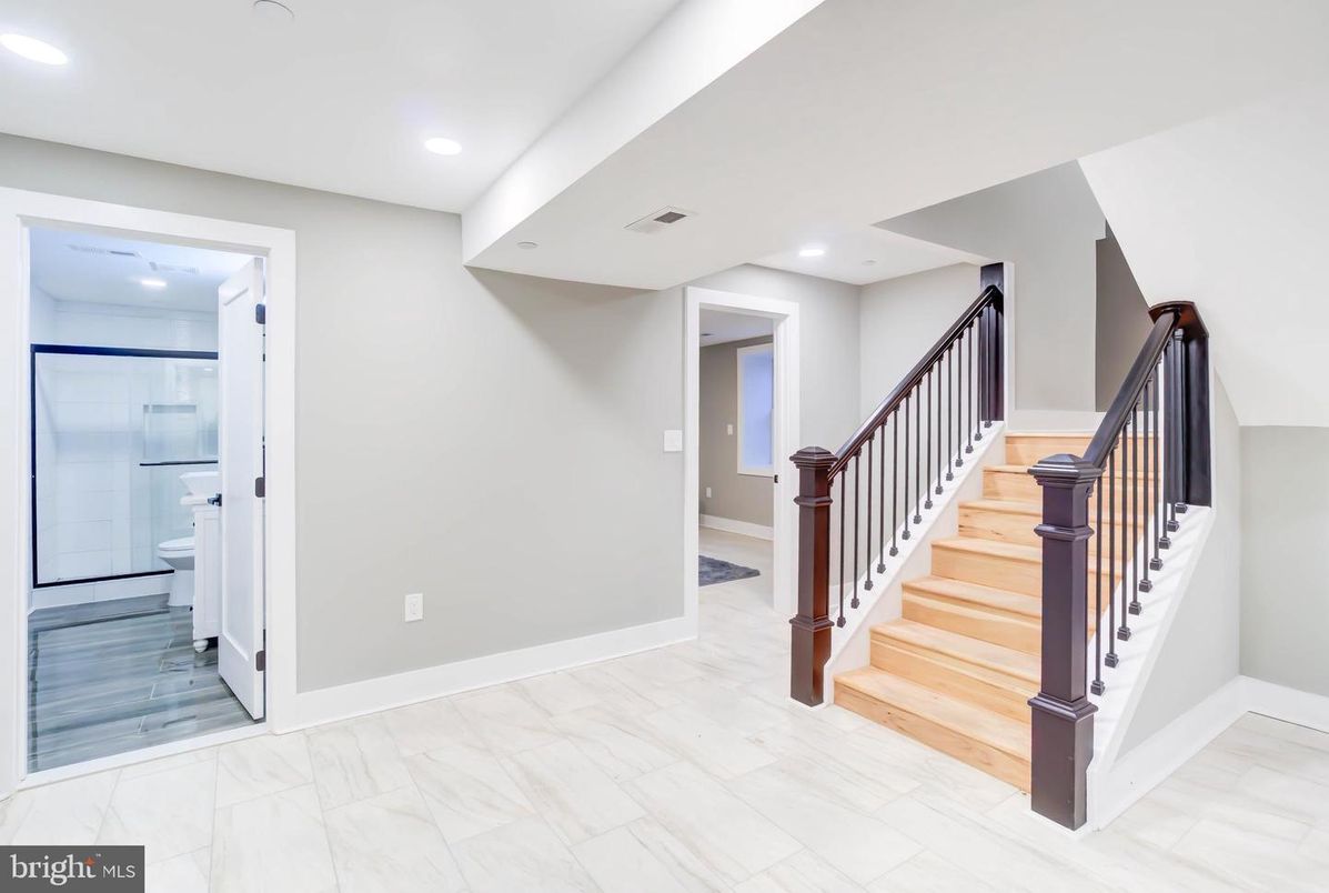 Interior, Marble, Recessed Lighting, Wood Texture Flooring
