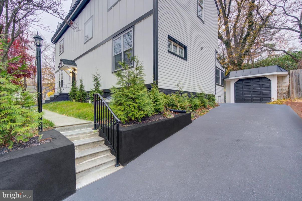 Detached Garage, Exterior