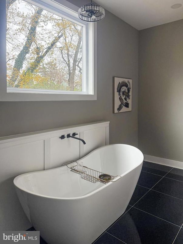 Bathroom, Free Standing Baths, Interior, Pendant Lights