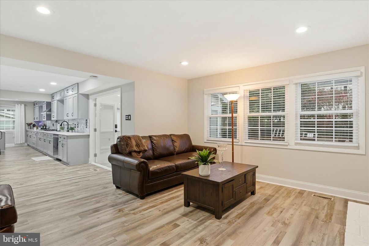 Interior, Kitchen, Living room, Recessed Lighting, Wood Texture Flooring