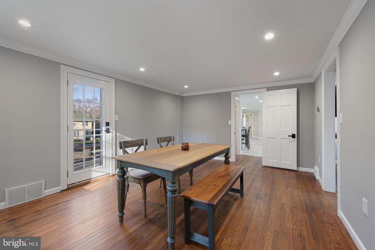 Dining room, Interior, Recessed Lighting, Wood Texture Flooring