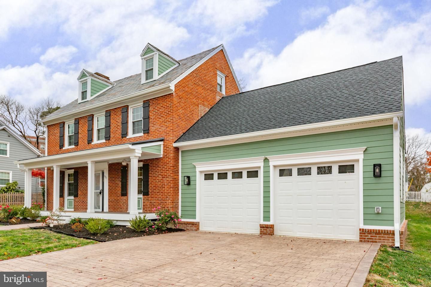 Attached, Exterior, Facade, Brick Facade, Georgian