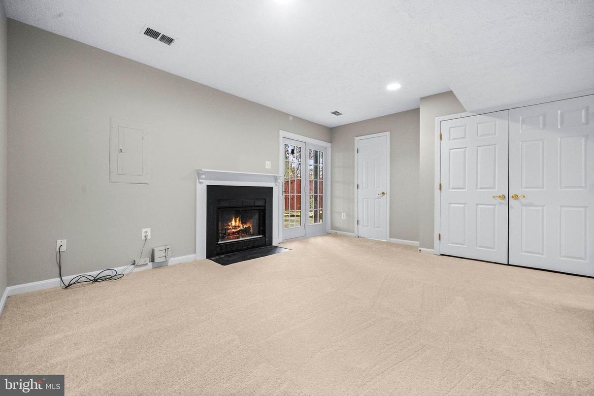 Empty room, Fireplace, Interior, Recessed Lighting