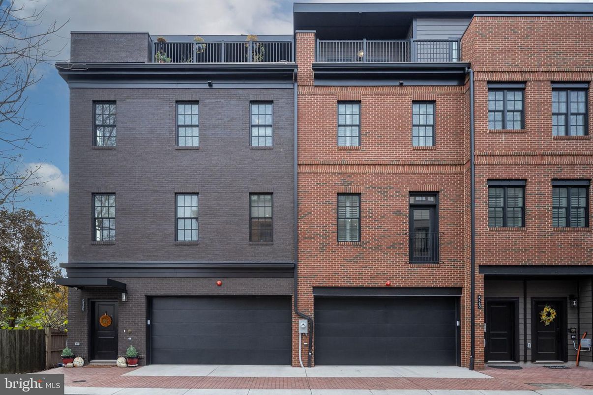 Attached, Exterior, Facade, Brick Facade, Rowhouse