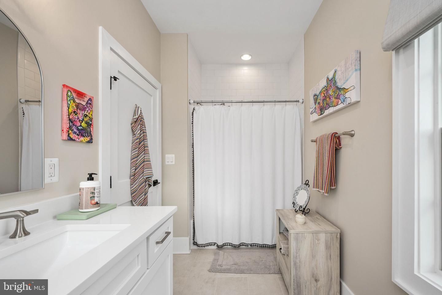 Bathroom, Interior, Recessed Lighting