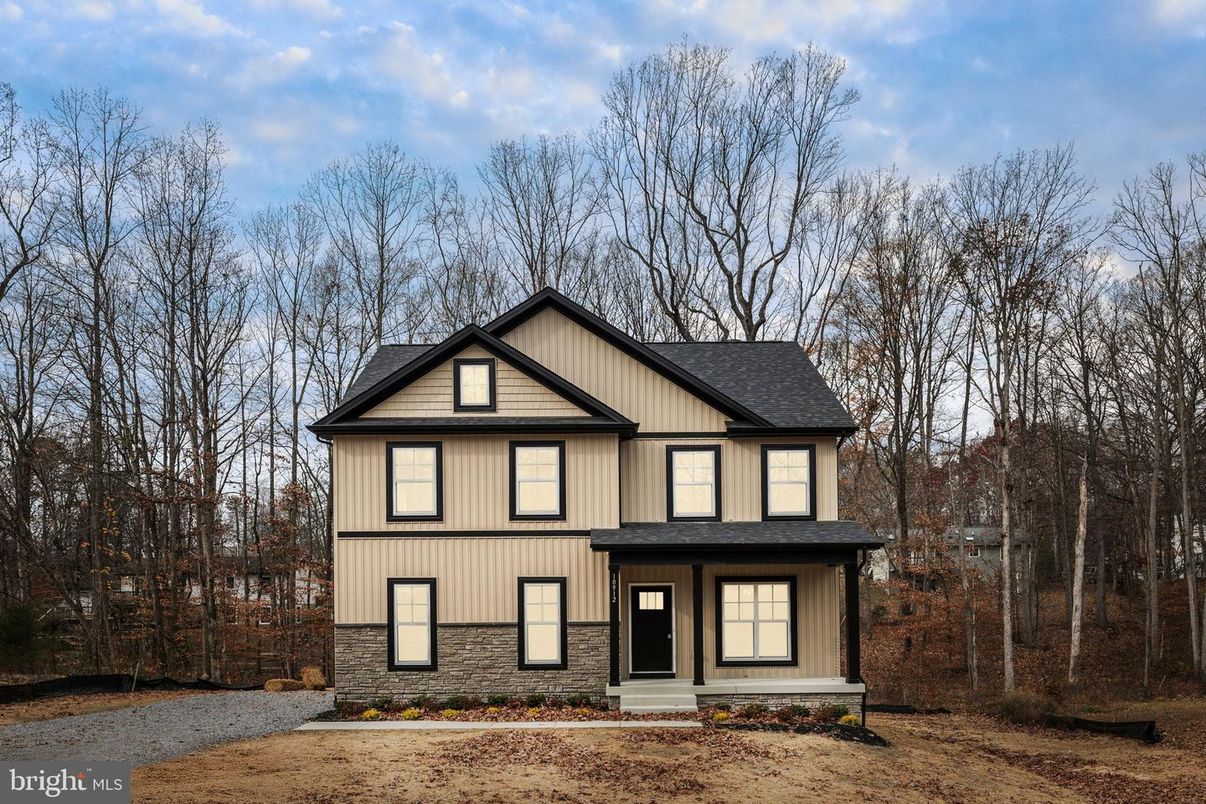 Exterior, Facade, Farmhouse