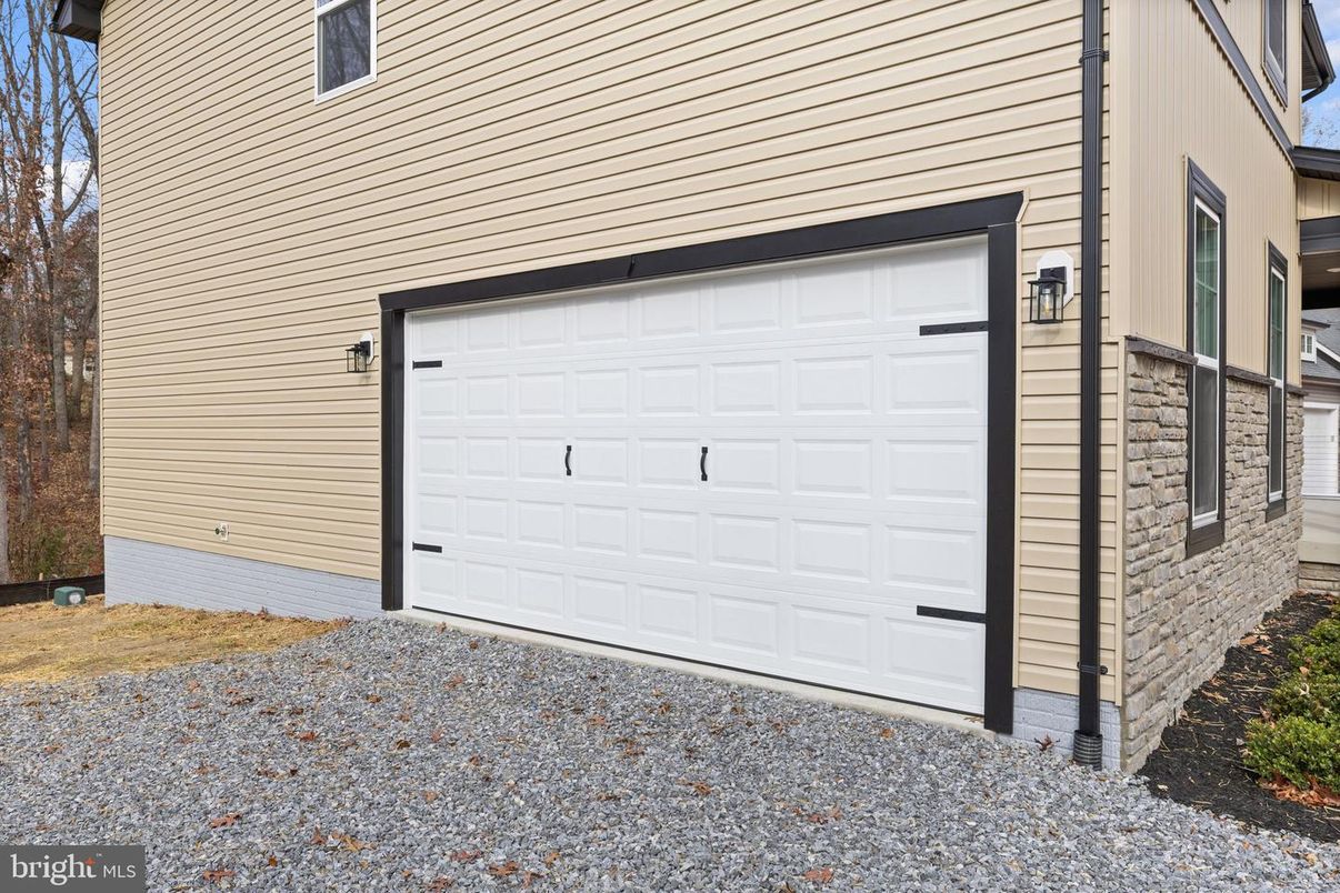 Detached Garage, Exterior