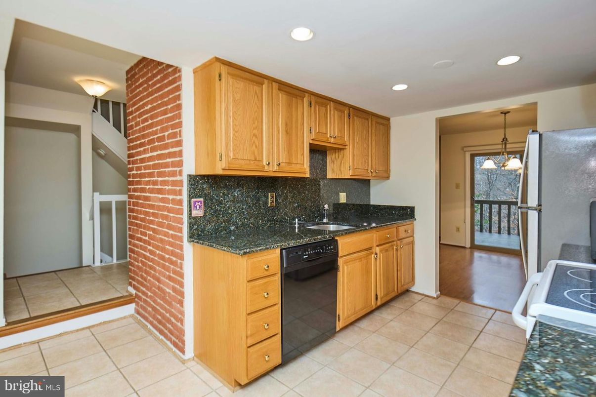 Interior, Kitchen, Pendant Lights, Recessed Lighting, Stone Walls