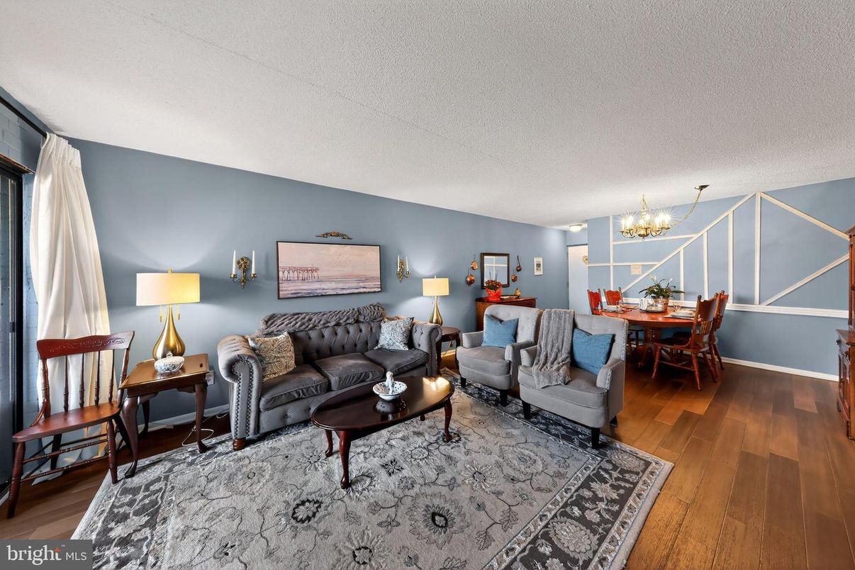 Chandelier, Dining room, Interior, Living room, Wood Texture Flooring