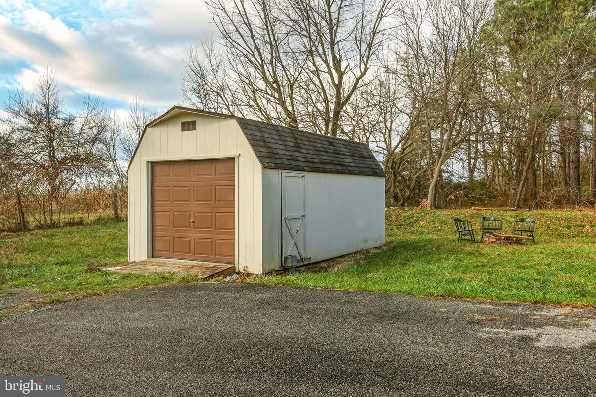 Backyard, Detached Garage, Exterior