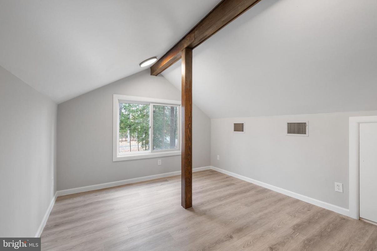Empty room, Interior, Wooden Beams, Wood Texture Flooring