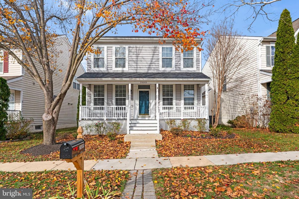 Exterior, Facade, American Foursquare