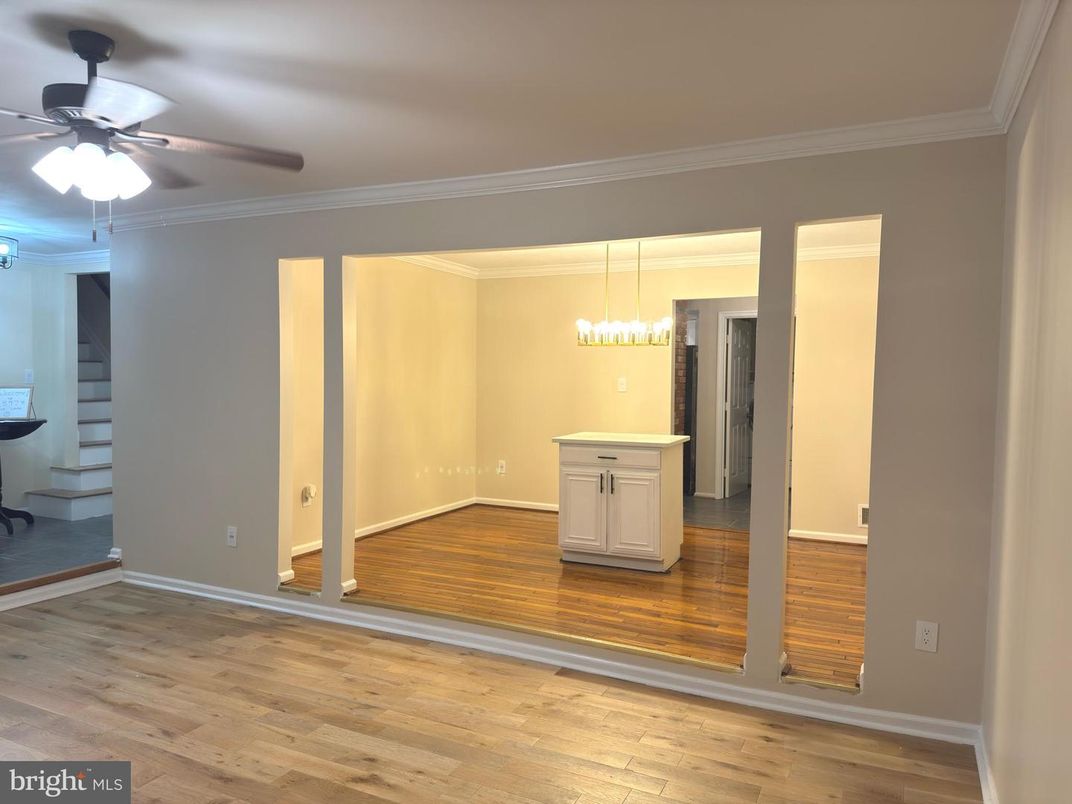 Empty room, Interior, Pendant Lights, Wood Texture Flooring