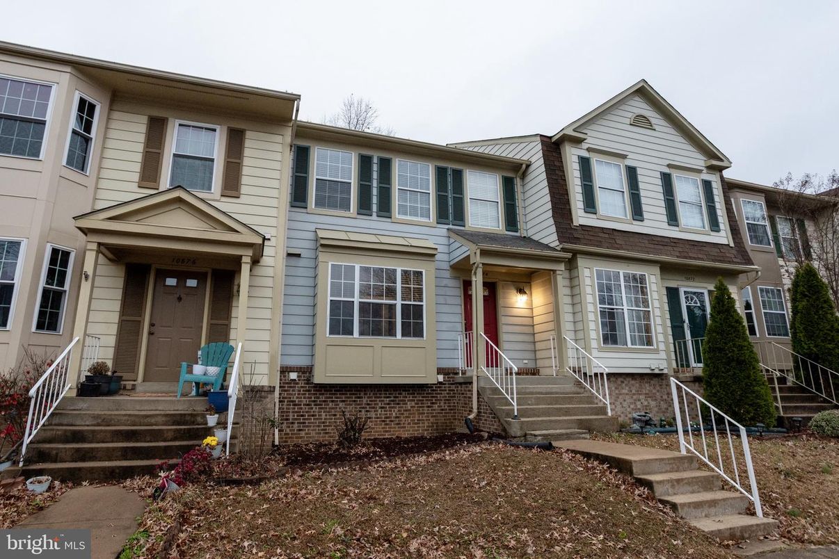 Exterior, Facade, Rowhouse