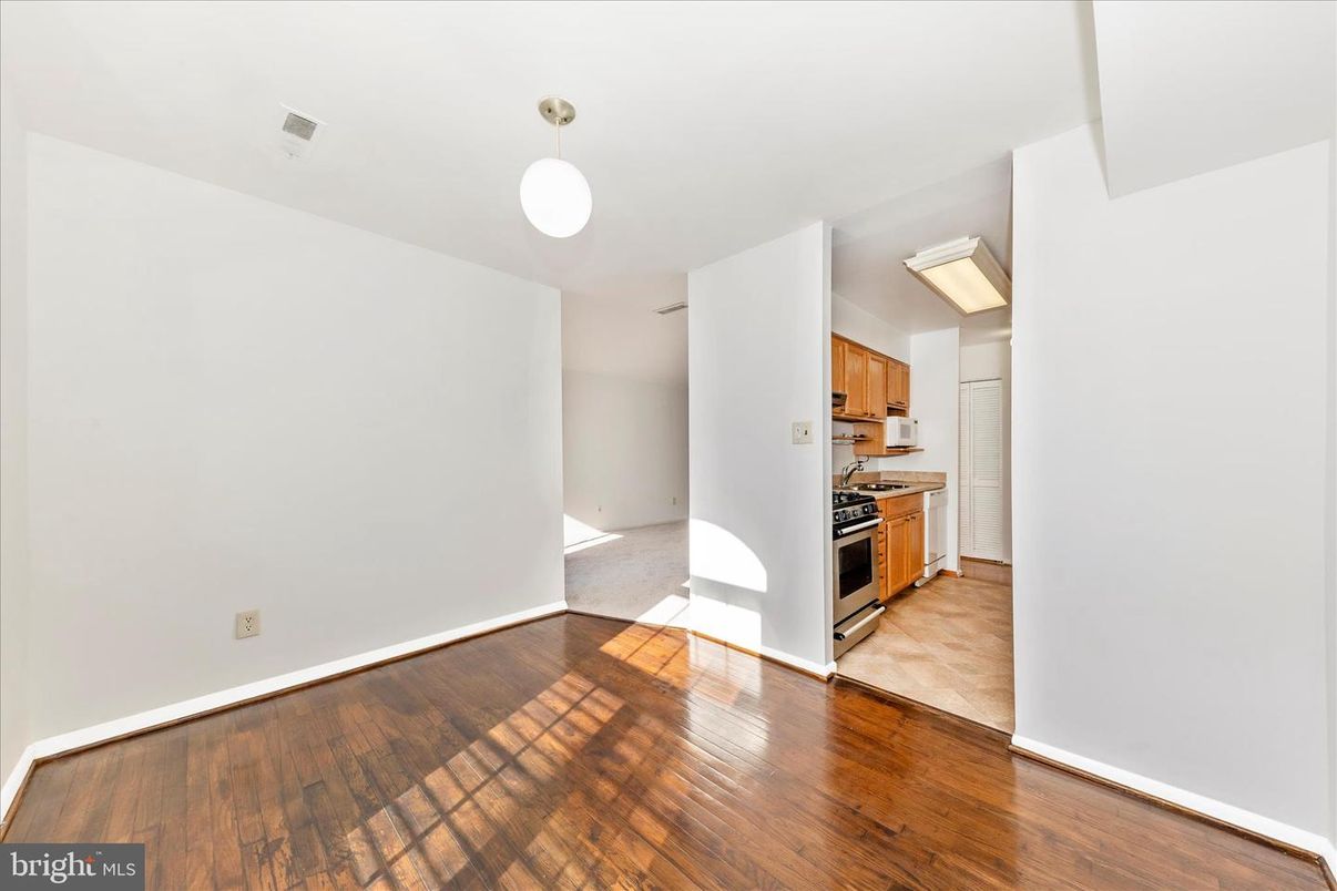 Empty room, Interior, Kitchen, Pendant Lights, Wood Texture Flooring
