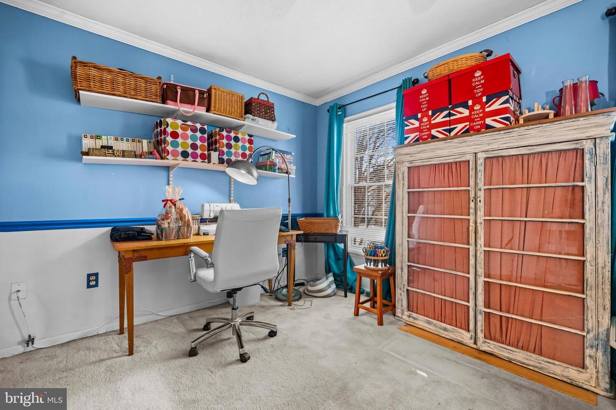 Home Office, Interior