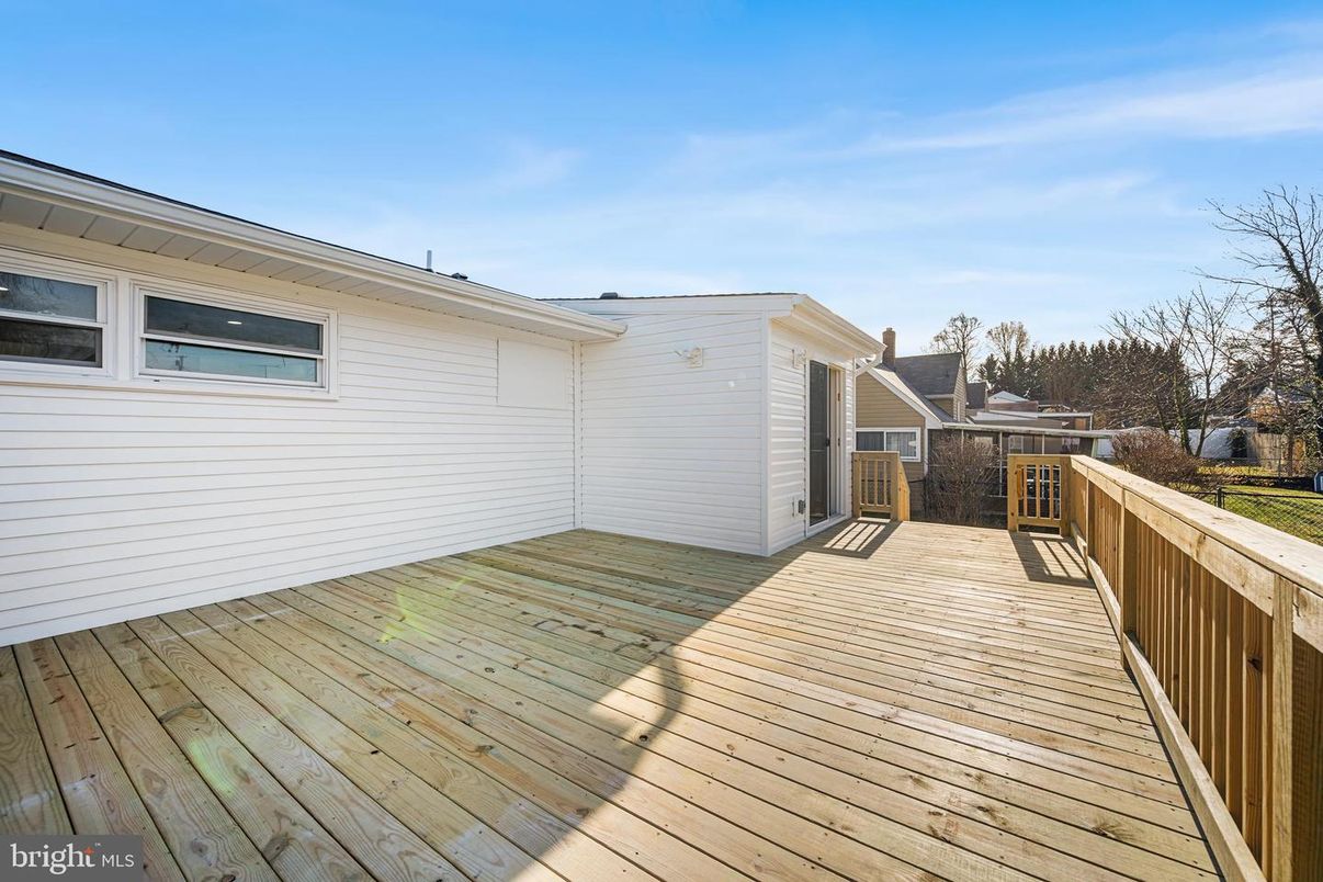 Exterior, Wood Texture Flooring