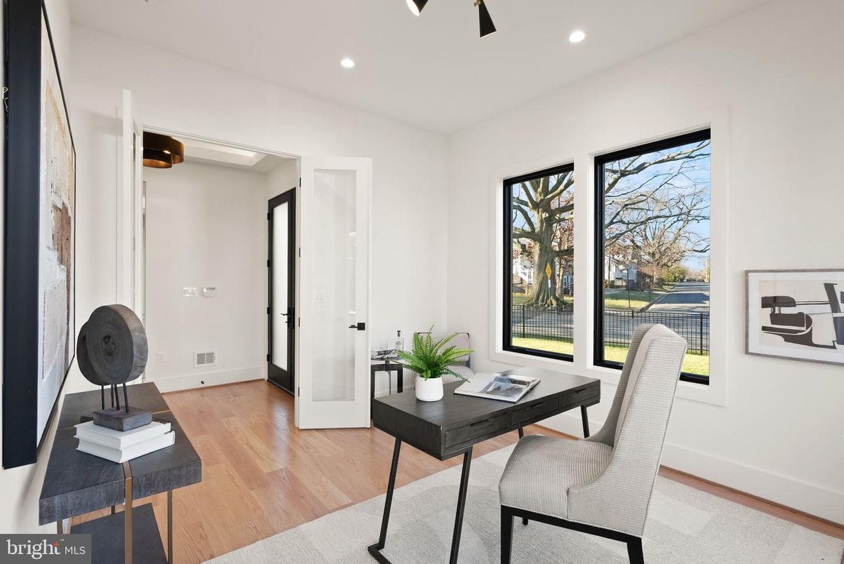 Home Office, Interior, Recessed Lighting, Wood Texture Flooring
