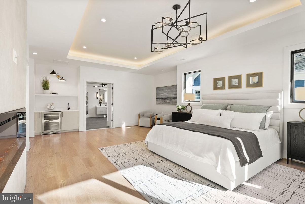 Bedroom, Interior, Pendant Lights, Recessed Lighting, Wood Texture Flooring