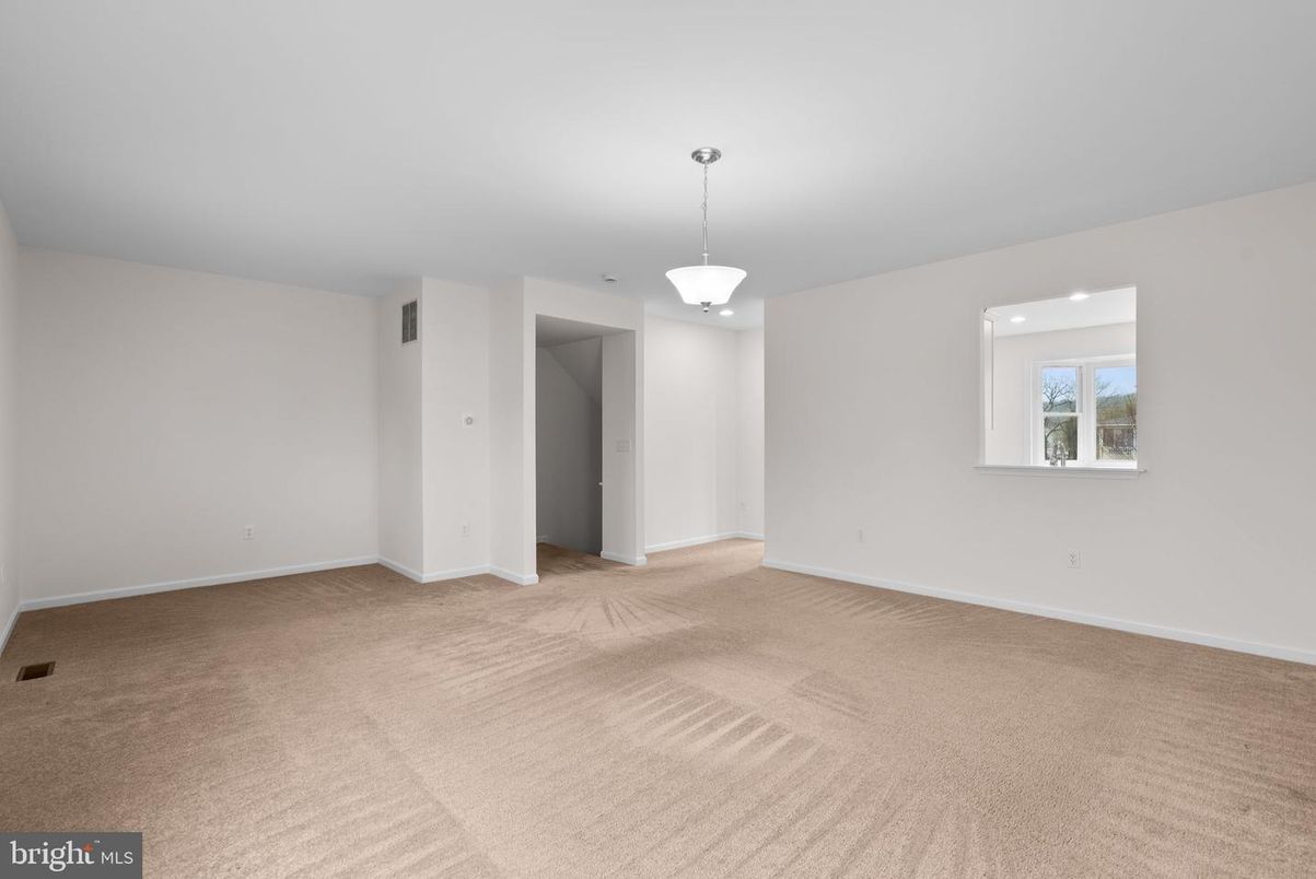 Empty room, Interior, Pendant Lights