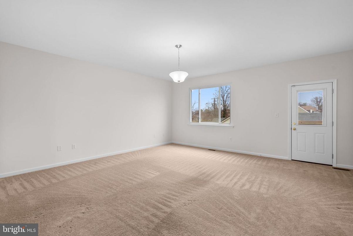 Empty room, Interior, Pendant Lights
