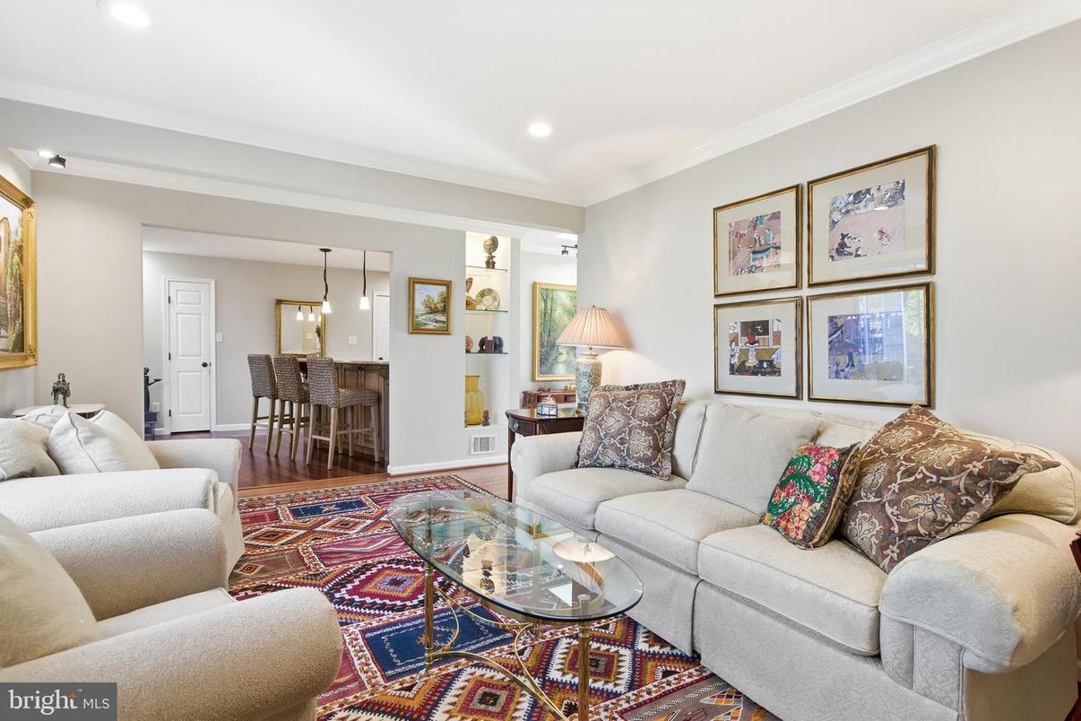 Dining room, Interior, Living room, Pendant Lights, Recessed Lighting, Wood Texture Flooring