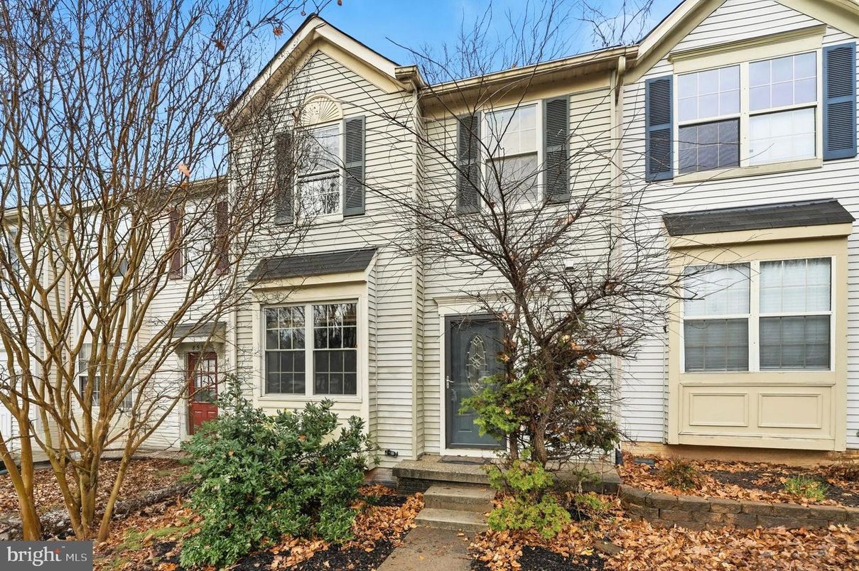 Exterior, Facade, Queen Anne Victorian