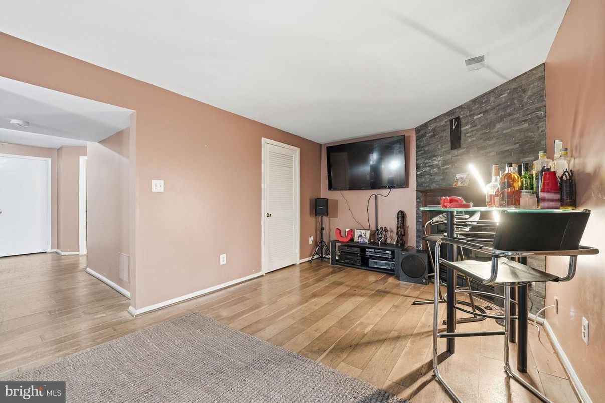 Home Office, Interior, Stone Walls, Wood Texture Flooring