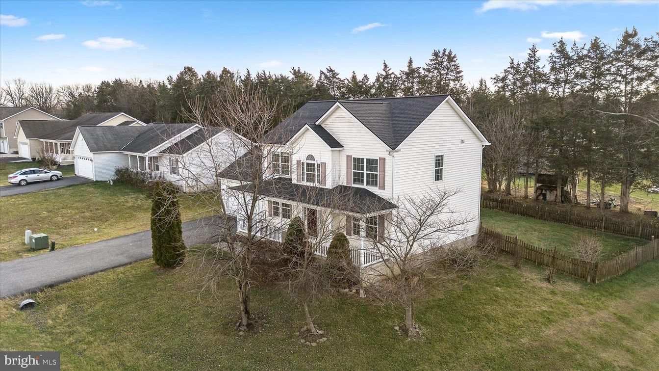 Exterior, Facade, Farmhouse