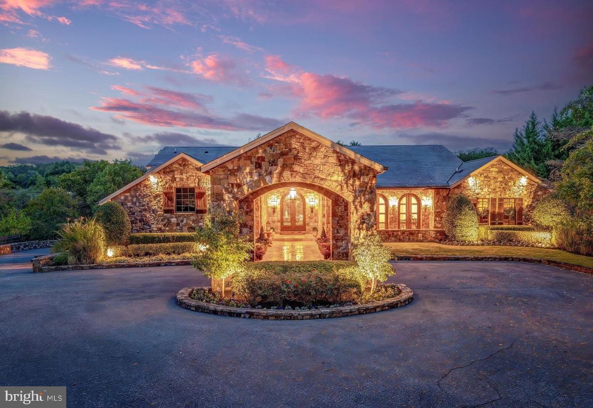 Backyard, Exterior, Facade, Brick Traditional