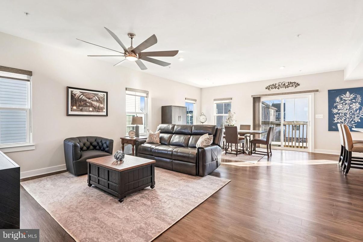 Dining room, Interior, Living room, Recessed Lighting, Wood Texture Flooring