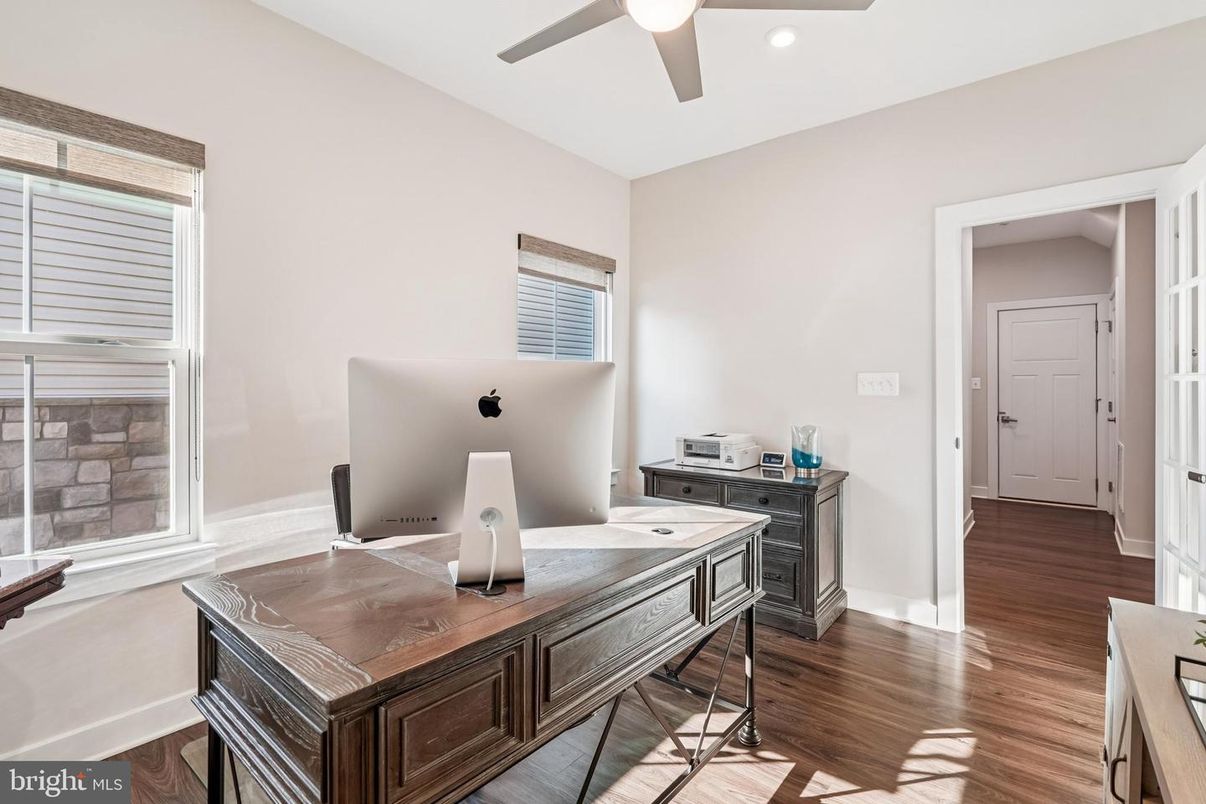 Home Office, Interior, Recessed Lighting, Wood Texture Flooring
