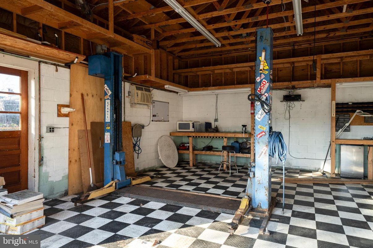 Interior, Wooden Beams, Wooden Walls