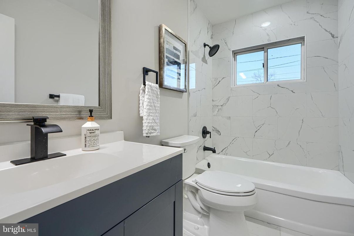 Bathroom, Interior, Marble Walls