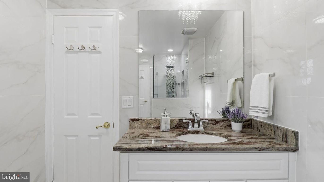 Bathroom, Interior, Marble Walls