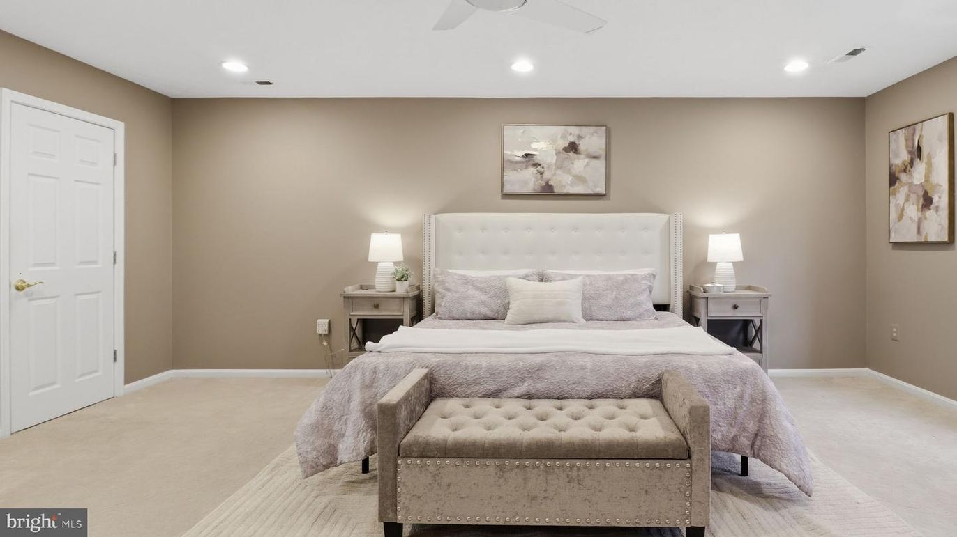 Bedroom, Interior, Recessed Lighting